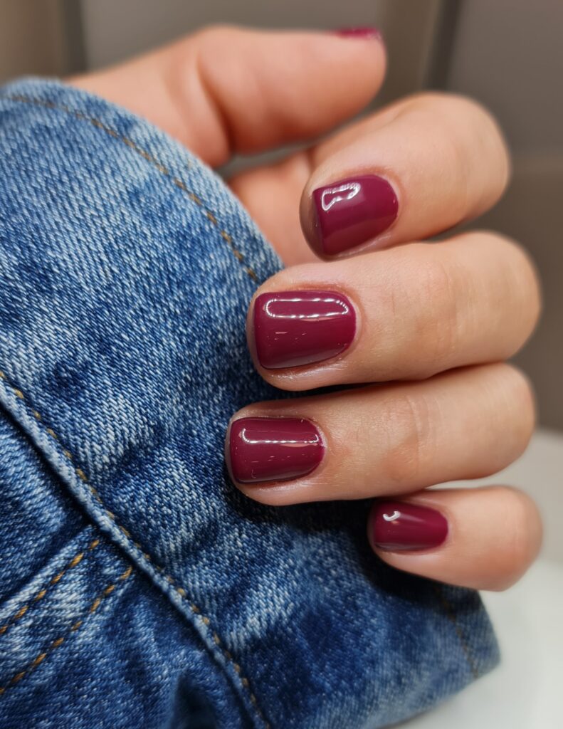 Naturnagelverstärkung natürliche Schönheit ihrer Nägel